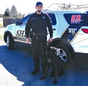 Karla Frazier (DVM '94): North Carolina canine officers have alumna to  thank for bulletproof vests profile | Virginia-Maryland College of  Veterinary Medicine | Virginia Tech